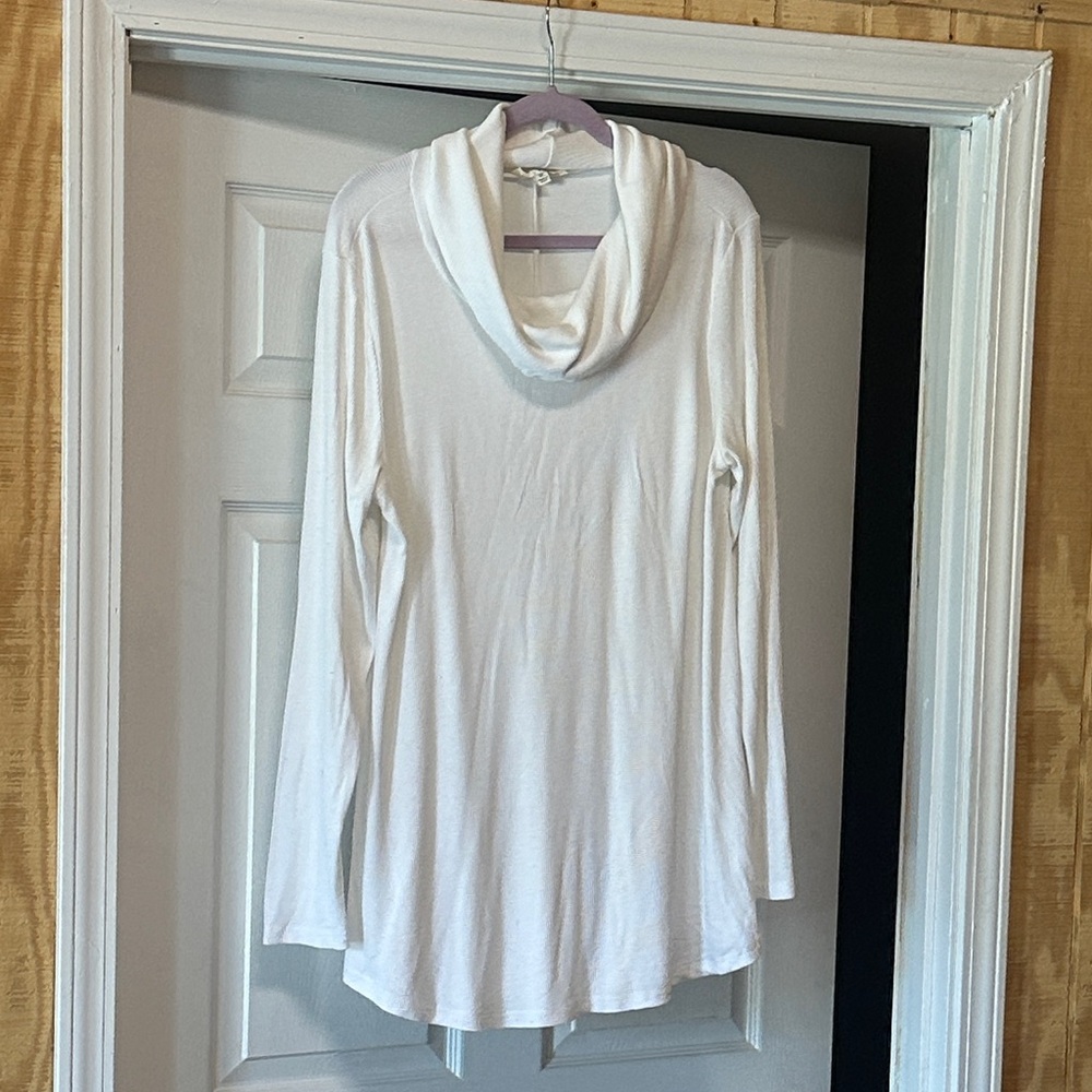Umgee White Ribbed Knit Top